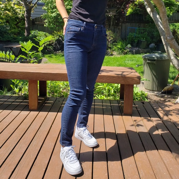 LOFT Curvy Skinny Dark-Wash Jeans - Picture 2 of 6